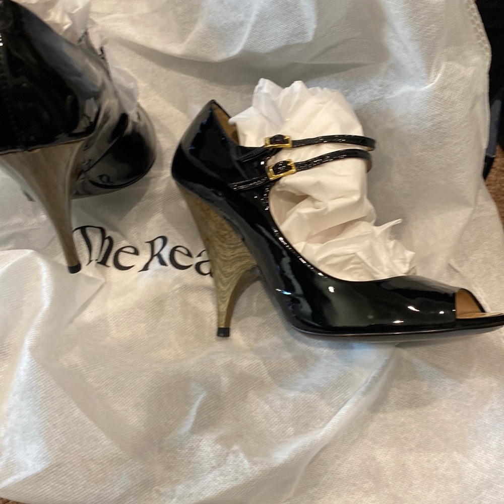 Giuseppe Zanotti high heel w/open toe & 2 straps black patent leather size 6